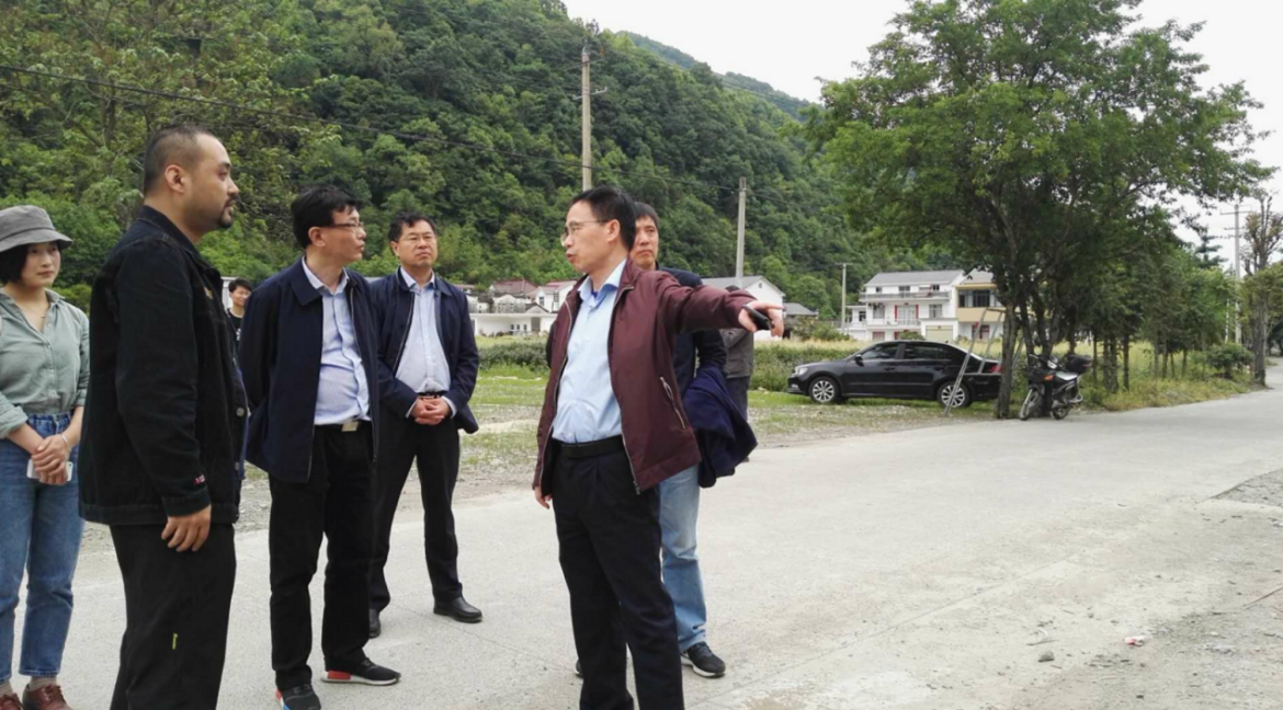 省尊龙凯时集团党委副书记沈国强一行赴石台县大演乡新联村开展帮扶调研事情