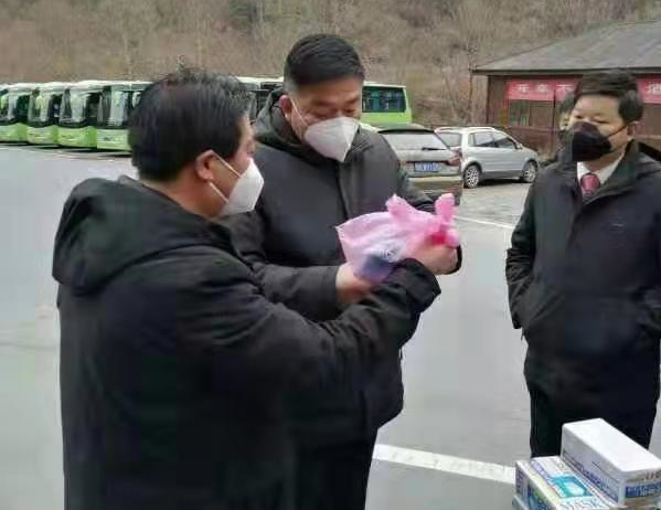 不忘初心勇继续，，，我是党员我先上